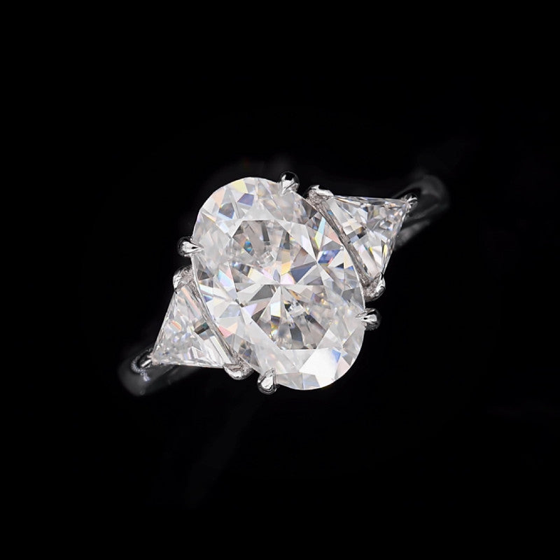 Lumière Oval Trilogy Ring