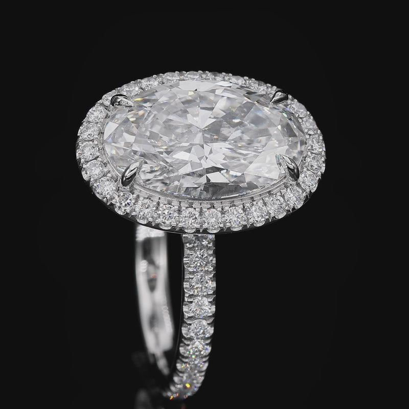 The Aurora Oval Ring